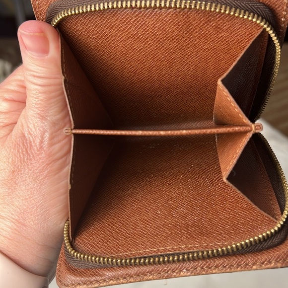 Louis Vuitton Monogram Compact Zip Wallet Authentic A6 - Picture 15 of 17
